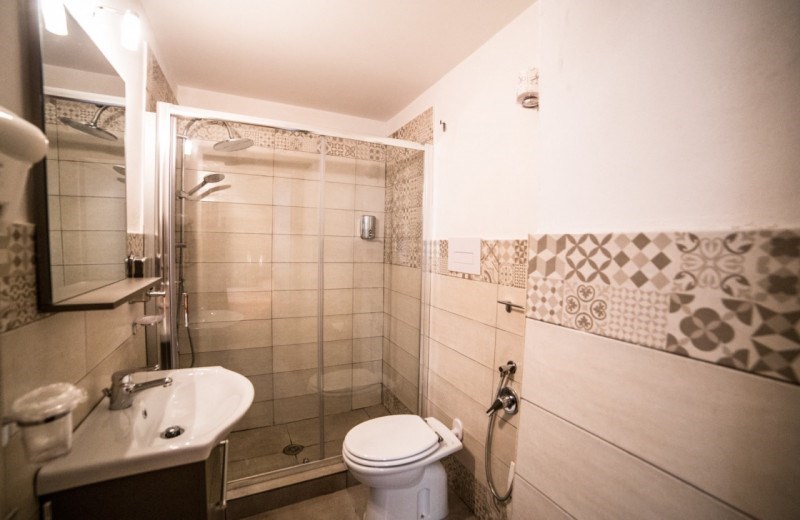 negozio in affitto a Napoli in zona Poggioreale