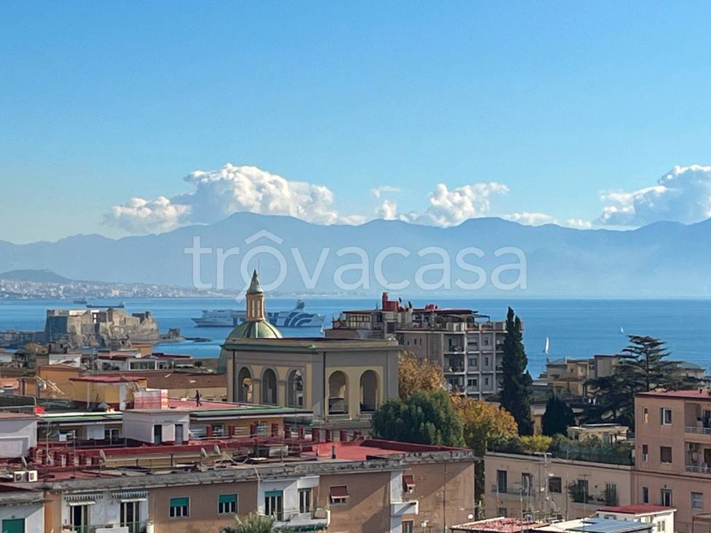 appartamento in affitto a Napoli in zona Chiaia