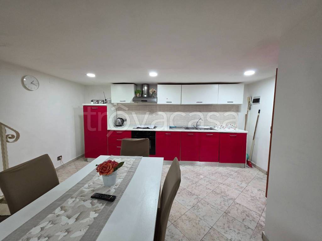 appartamento in affitto a Napoli in zona San Carlo all'Arena