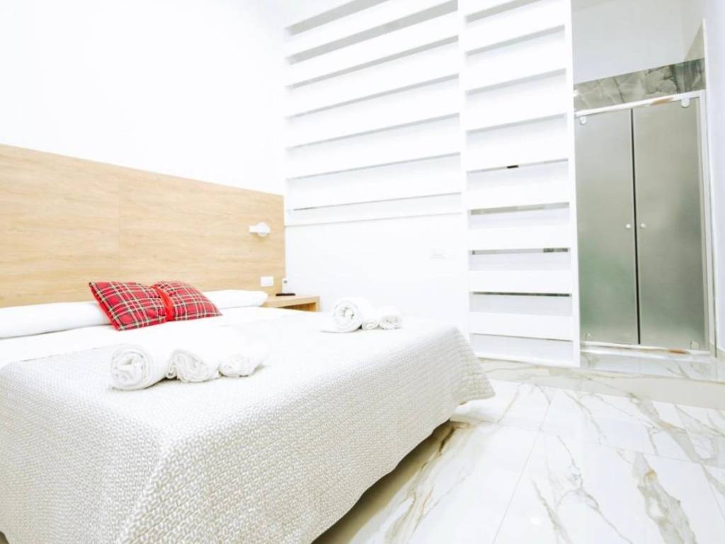 appartamento in affitto a Napoli in zona San Carlo all'Arena