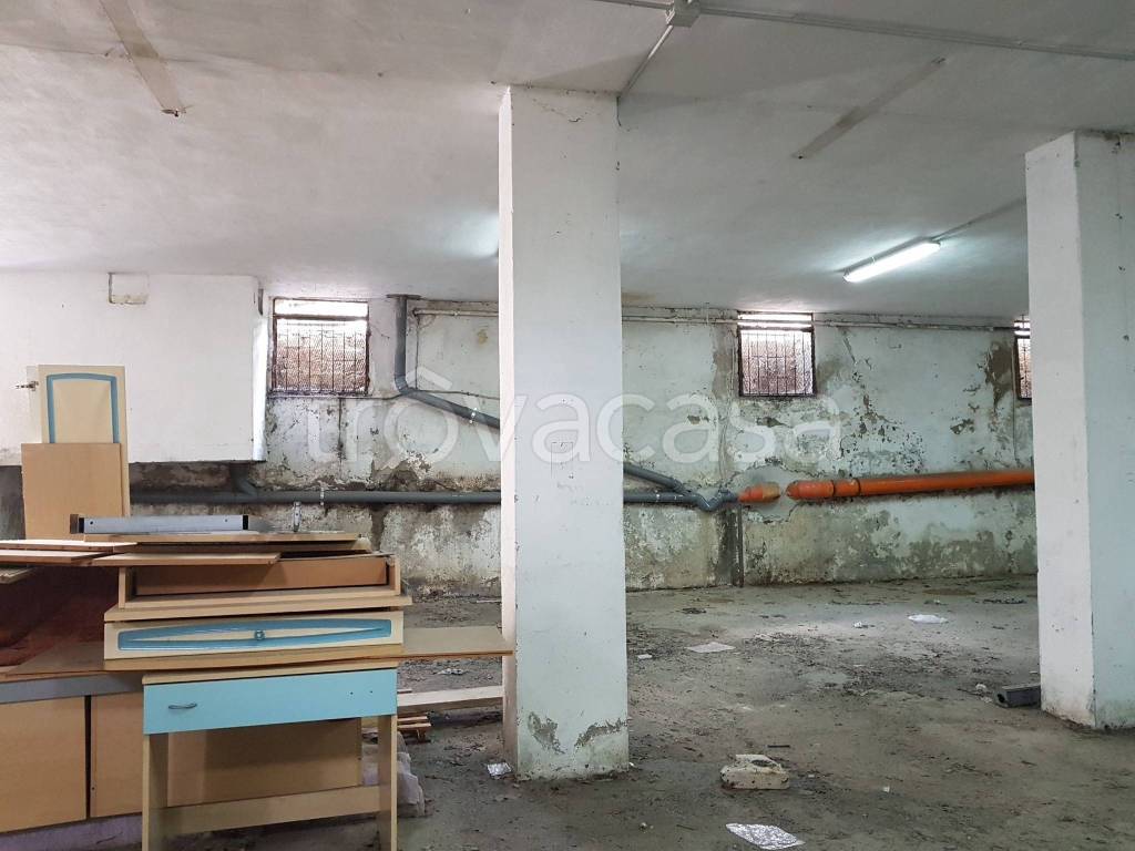 locale commerciale in affitto a Napoli in zona Piscinola