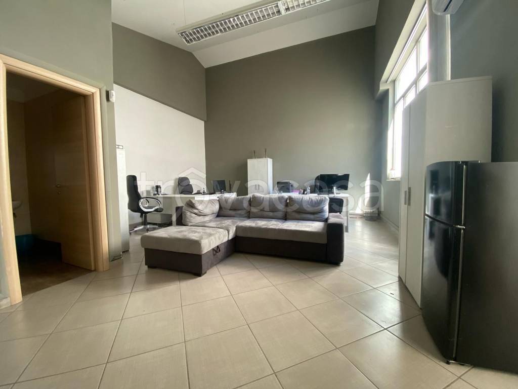 ufficio in affitto a Napoli in zona San Giovanni a Teduccio