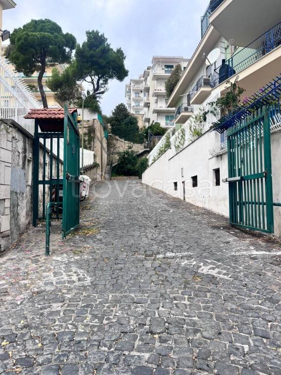 appartamento in affitto a Napoli in zona Posillipo
