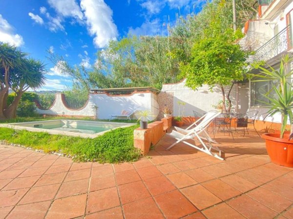 casa indipendente in affitto a Napoli in zona Bagnoli