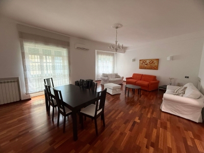 appartamento in affitto a Napoli in zona Chiaia