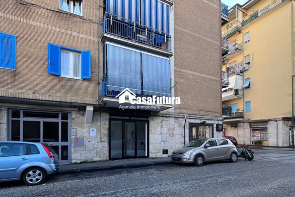 negozio in affitto a Napoli in zona Secondigliano