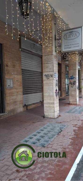 negozio in affitto a Napoli in zona Soccavo