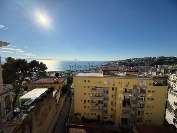 appartamento in affitto a Napoli in zona Chiaia