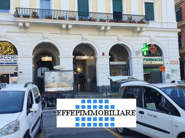 appartamento in affitto a Napoli in zona Chiaia