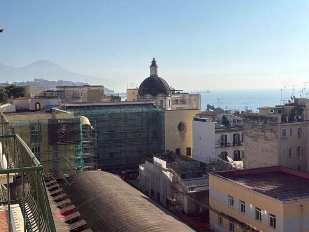 appartamento in affitto a Napoli in zona Chiaia