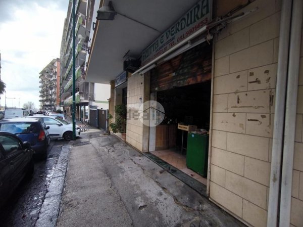 locale commerciale in affitto a Napoli in zona Vomero