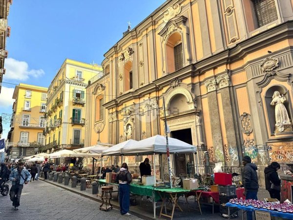 appartamento in affitto a Napoli in zona Pendino / San Giuseppe
