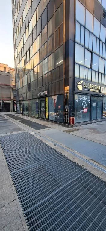 negozio in affitto a Napoli