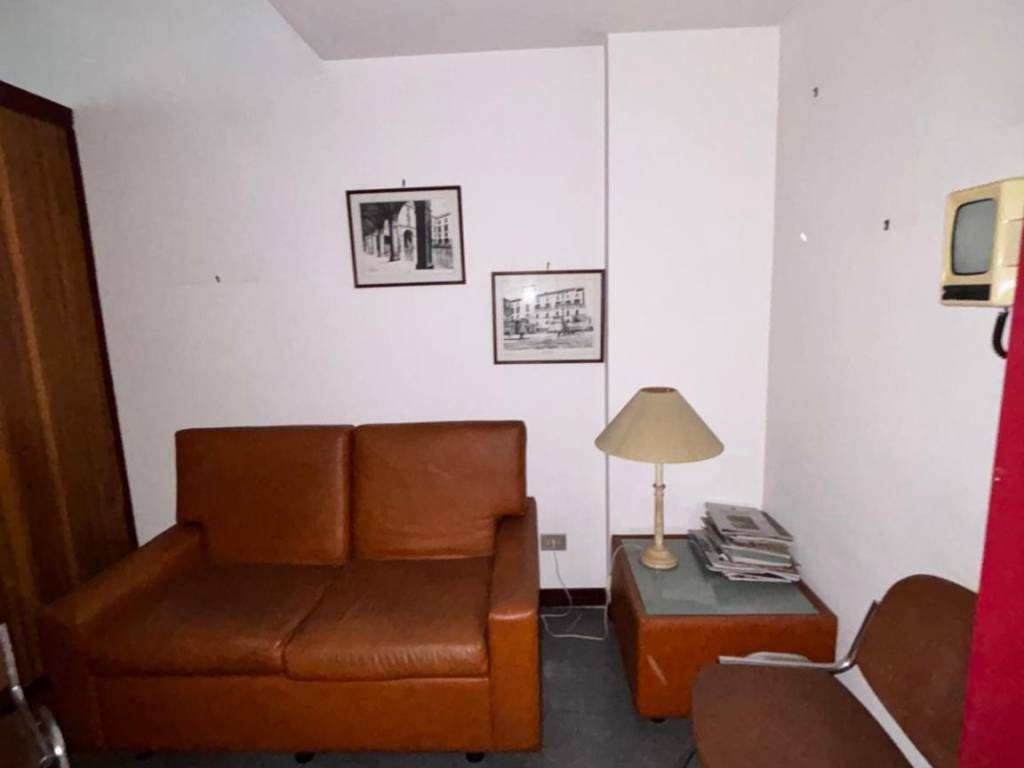 ufficio in affitto a Napoli in zona Zona Industriale-Ferrovia