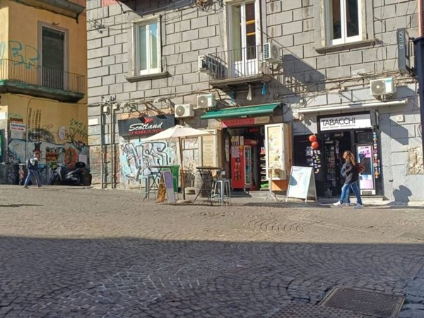 negozio in affitto a Napoli