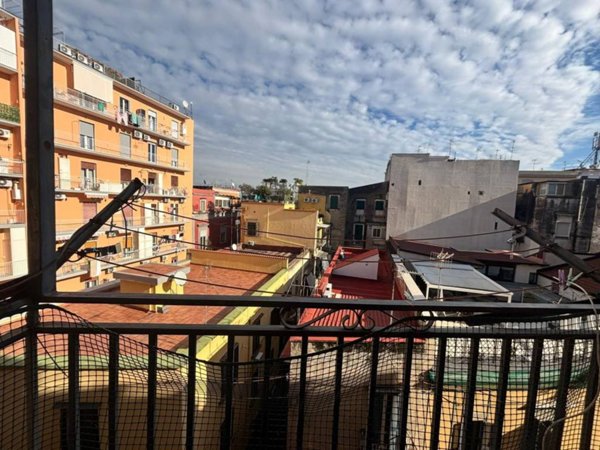 appartamento in affitto a Napoli in zona Stella