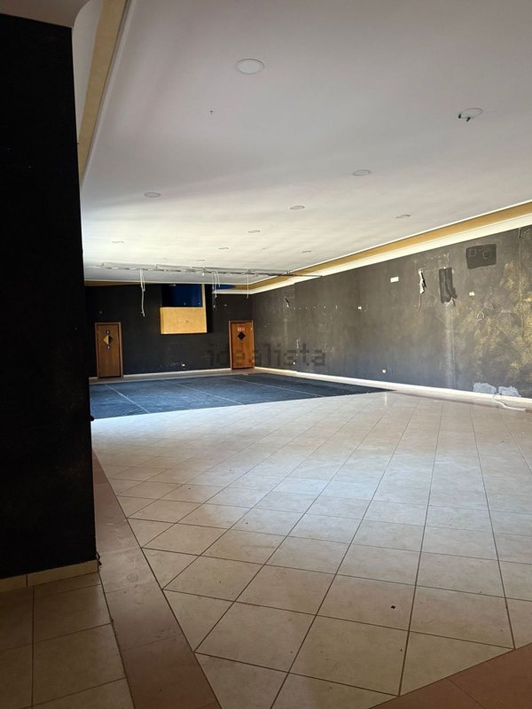 locale commerciale in affitto a Napoli in zona Pianura