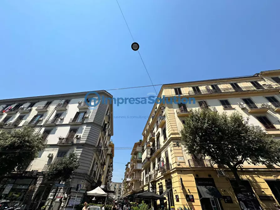 negozio in affitto a Napoli