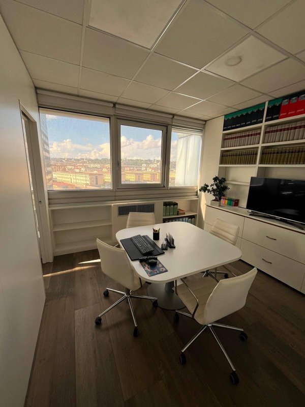 ufficio in affitto a Napoli
