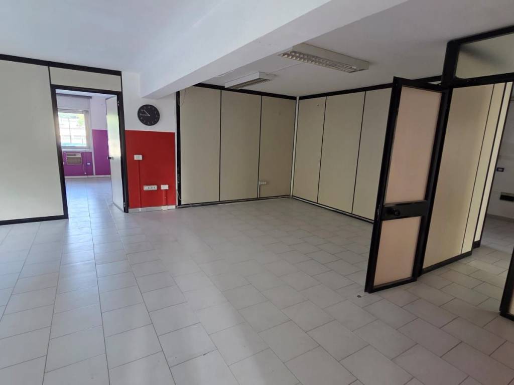 ufficio in affitto a Napoli in zona Fuorigrotta