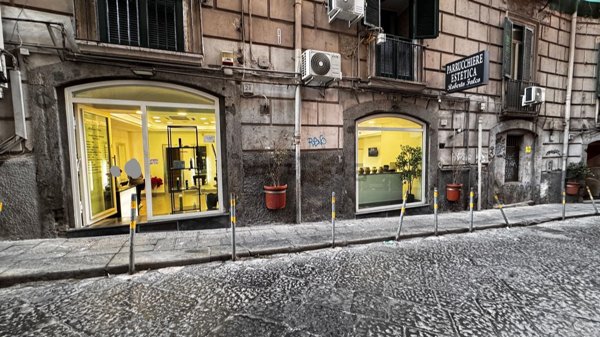 locale commerciale in affitto a Napoli