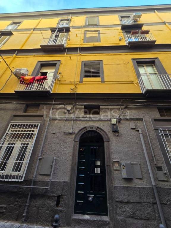 appartamento in affitto a Napoli in zona Chiaia