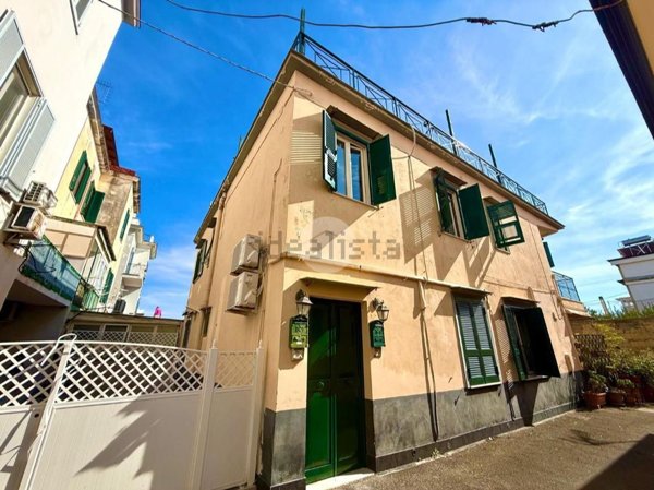appartamento in affitto a Napoli in zona Posillipo