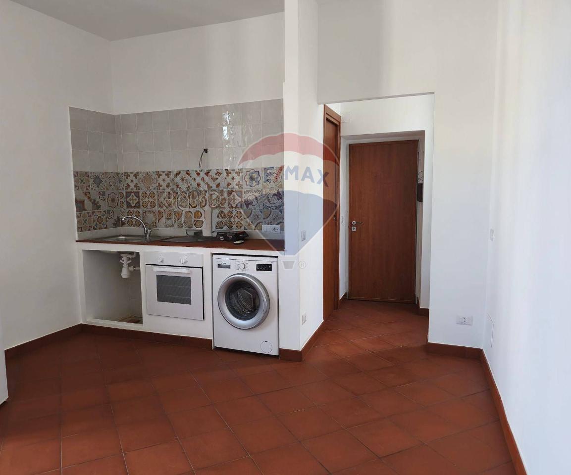 appartamento in affitto a Napoli in zona Chiaia