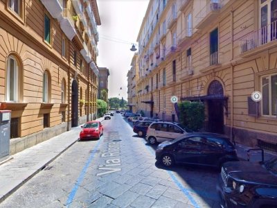 appartamento in affitto a Napoli in zona Chiaia