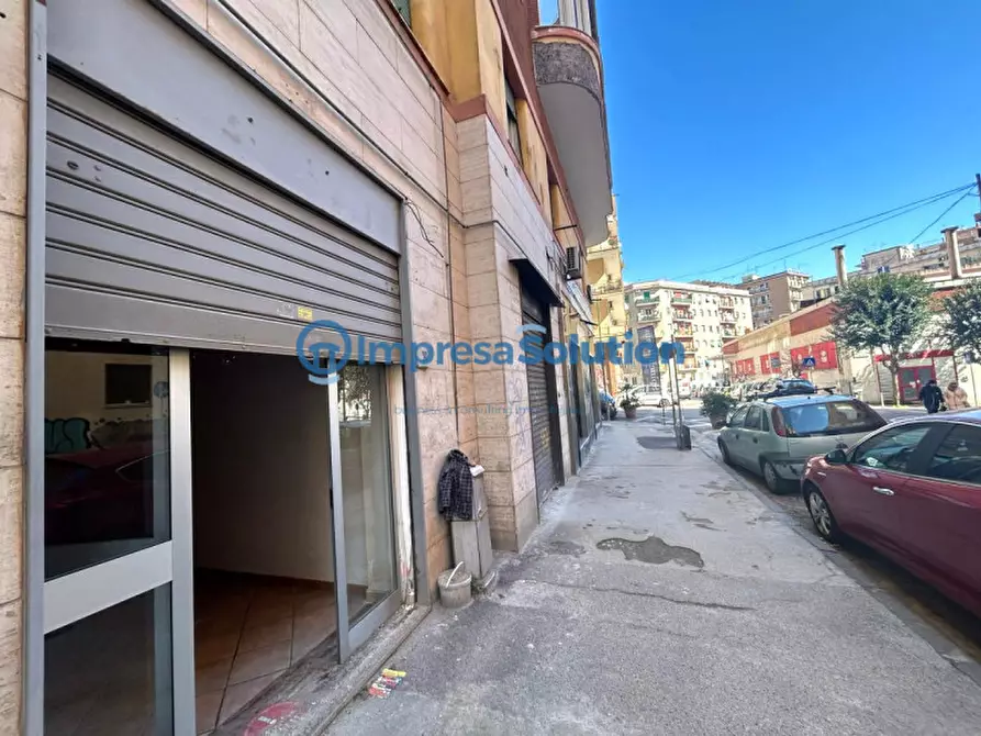 negozio in affitto a Napoli in zona Arenella