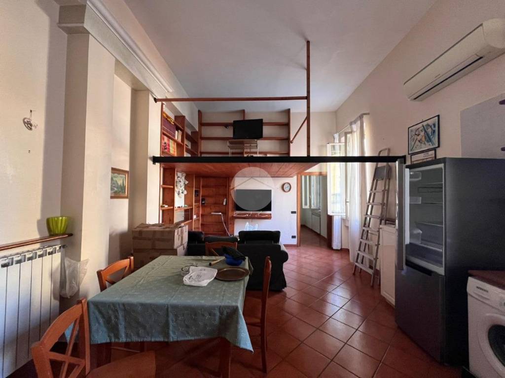 appartamento in affitto a Napoli in zona San Carlo all'Arena