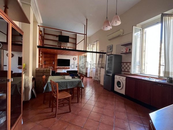 appartamento in affitto a Napoli in zona San Carlo all'Arena