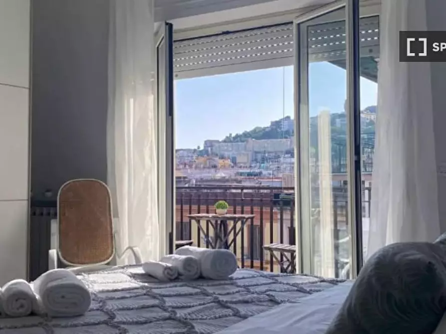 appartamento in affitto a Napoli in zona San Carlo all'Arena
