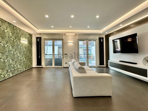 appartamento in affitto a Napoli in zona Chiaia