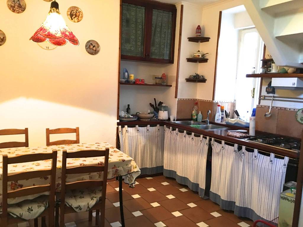 appartamento in affitto a Napoli in zona Chiaia