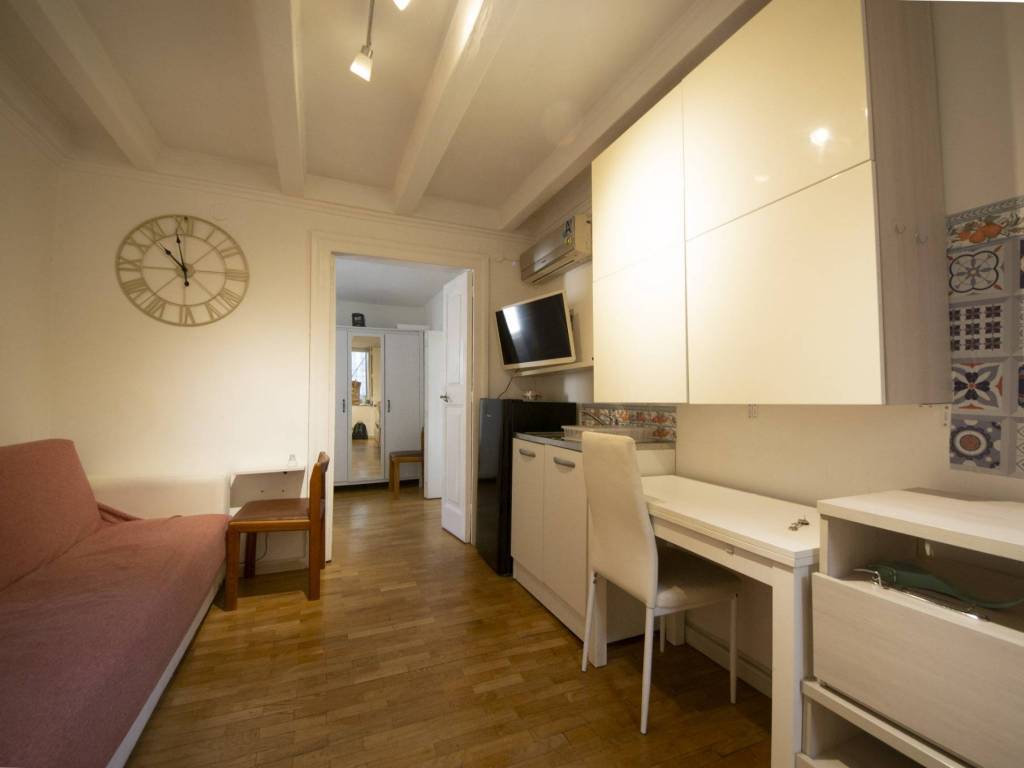 appartamento in affitto a Napoli in zona Chiaia