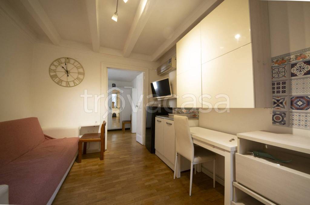 appartamento in affitto a Napoli in zona Chiaia