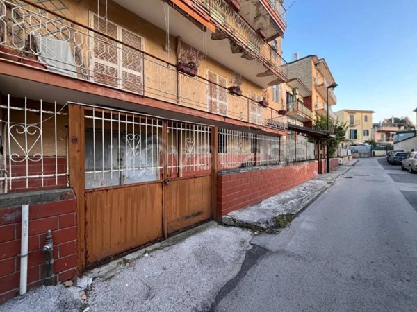 locale commerciale in affitto a Napoli in zona Piscinola