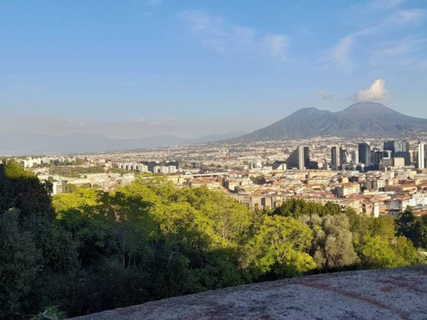 appartamento in affitto a Napoli in zona Stella