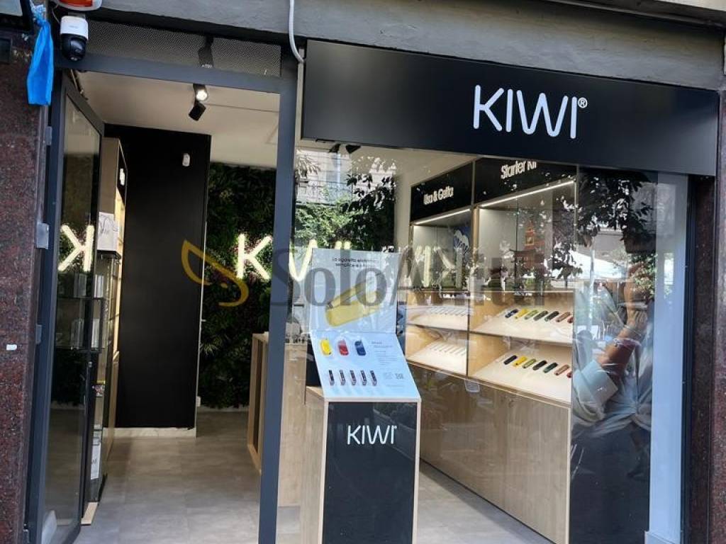 negozio in affitto a Napoli