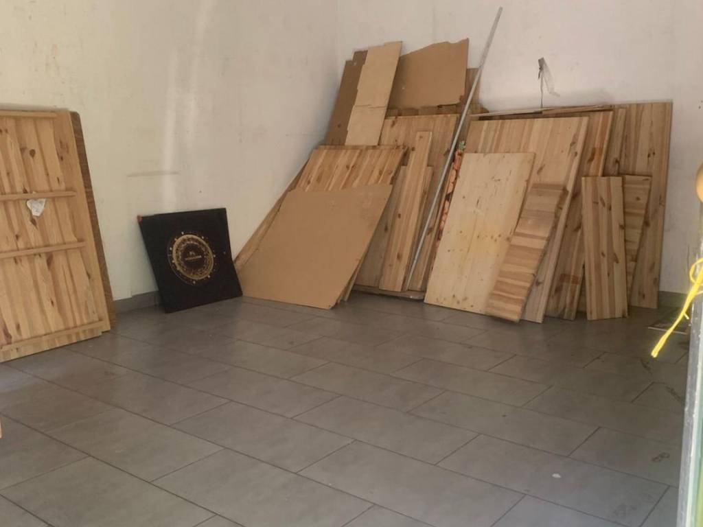 negozio in affitto a Napoli in zona Camaldoli