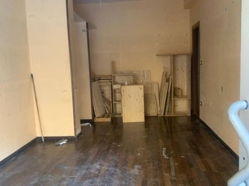 negozio in affitto a Napoli in zona Camaldoli