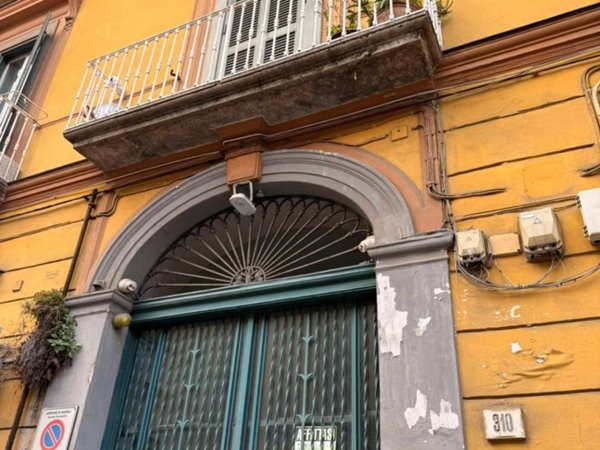appartamento in affitto a Napoli in zona Chiaia