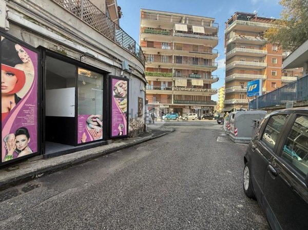 ufficio in affitto a Napoli in zona Fuorigrotta