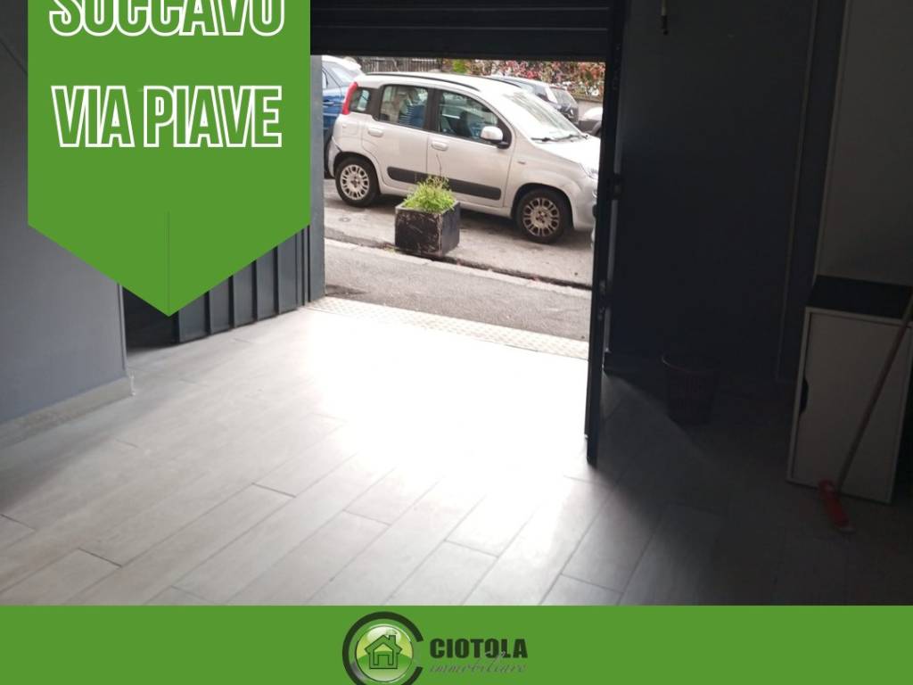 negozio in affitto a Napoli in zona Soccavo