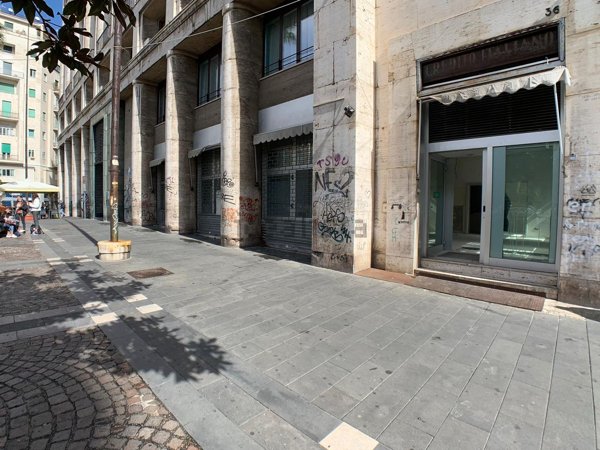 locale commerciale in affitto a Napoli in zona Porto
