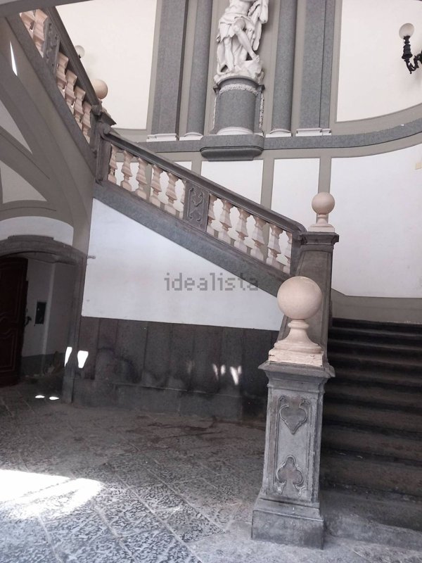 appartamento in affitto a Napoli in zona Chiaia