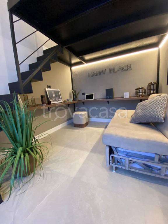 appartamento in affitto a Napoli in zona Stella