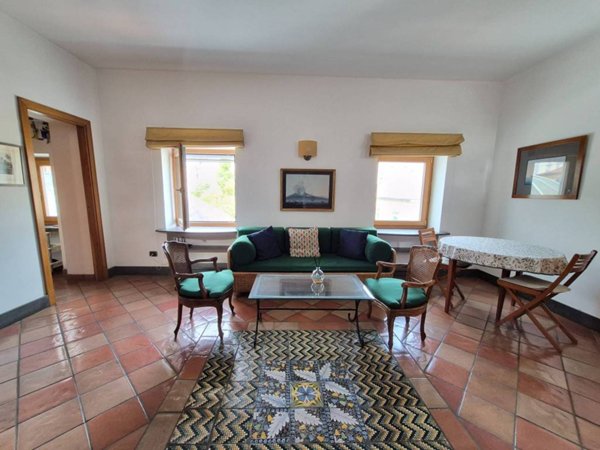 appartamento in affitto a Napoli in zona Chiaia