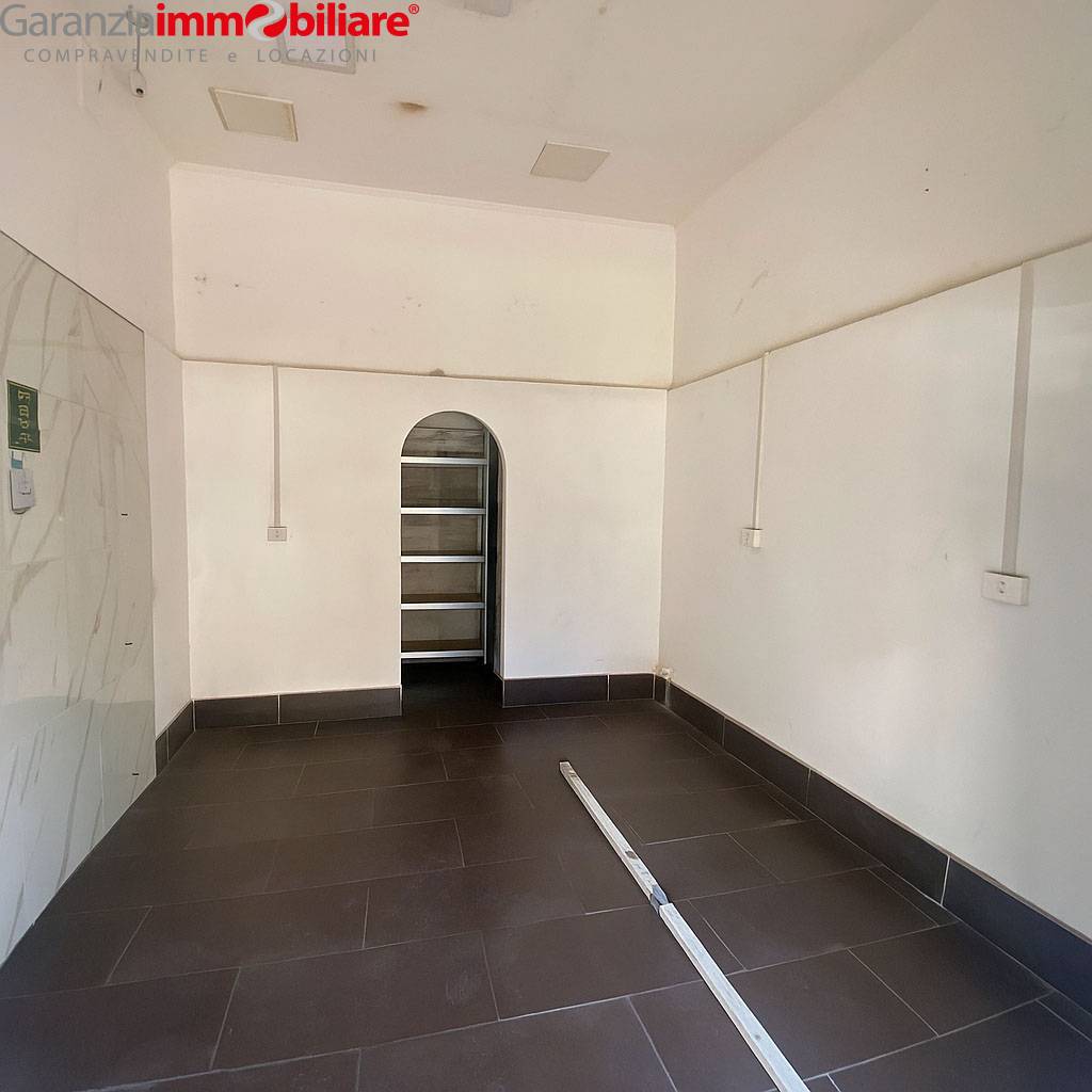 locale commerciale in affitto a Napoli